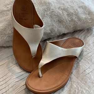 FITFLOP light gold. Size 6